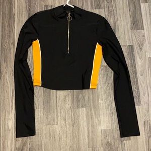 Long sleeve cropped rash guard